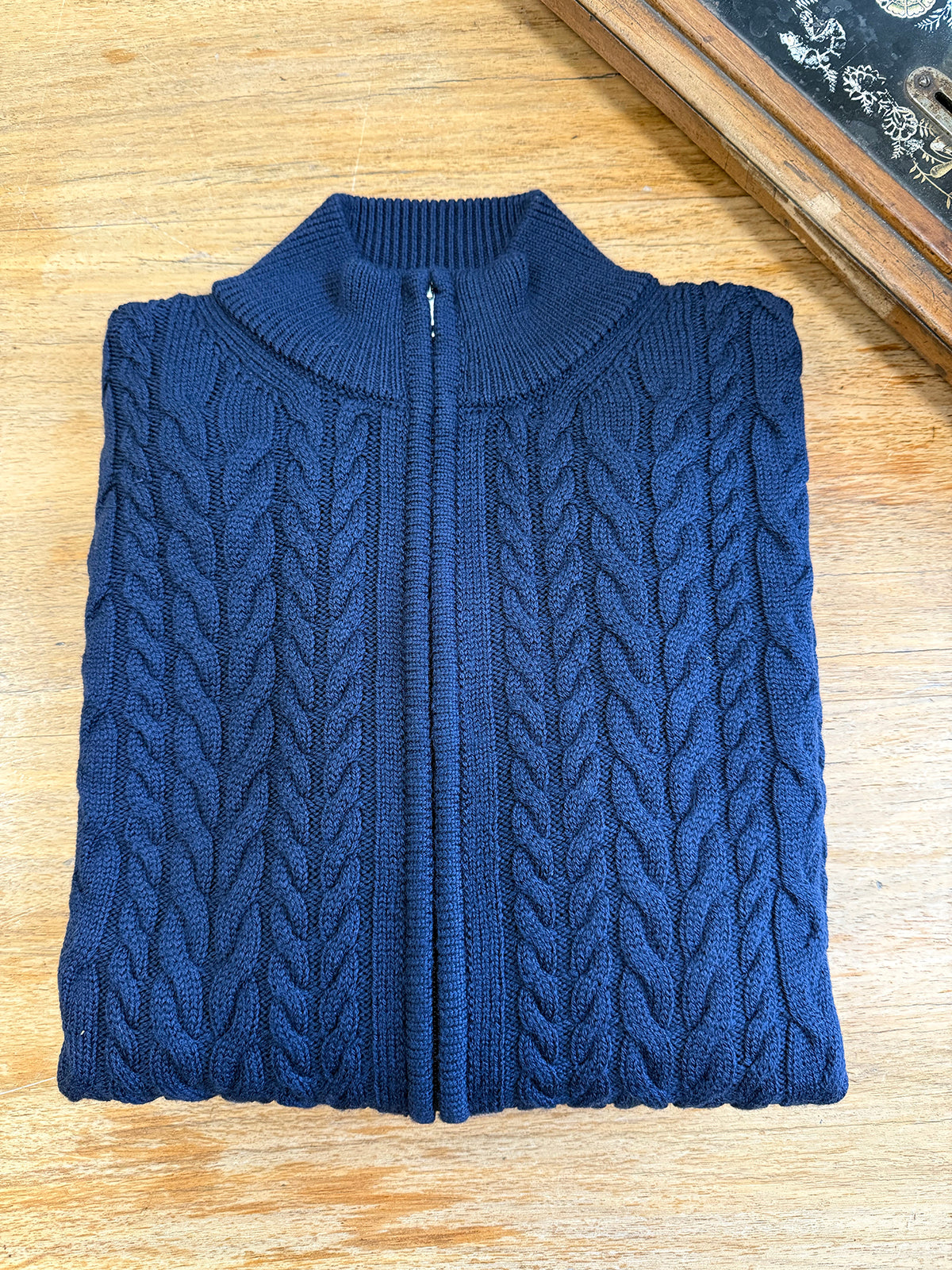 Maglia girocollo in pura lana