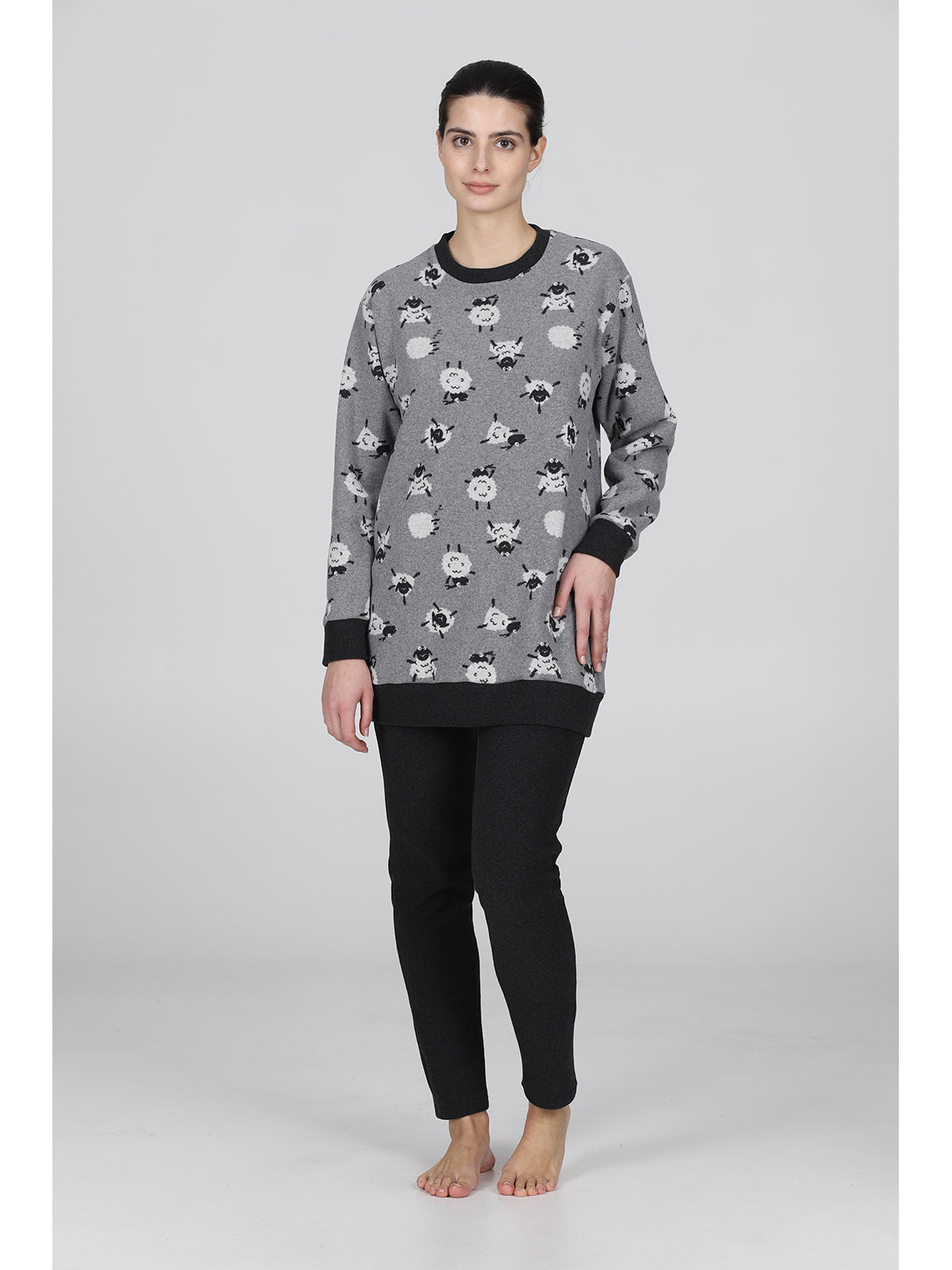 Clarissa pigiama girocollo con giacca lunga e pantalone a sigaretta annpecore Alpina