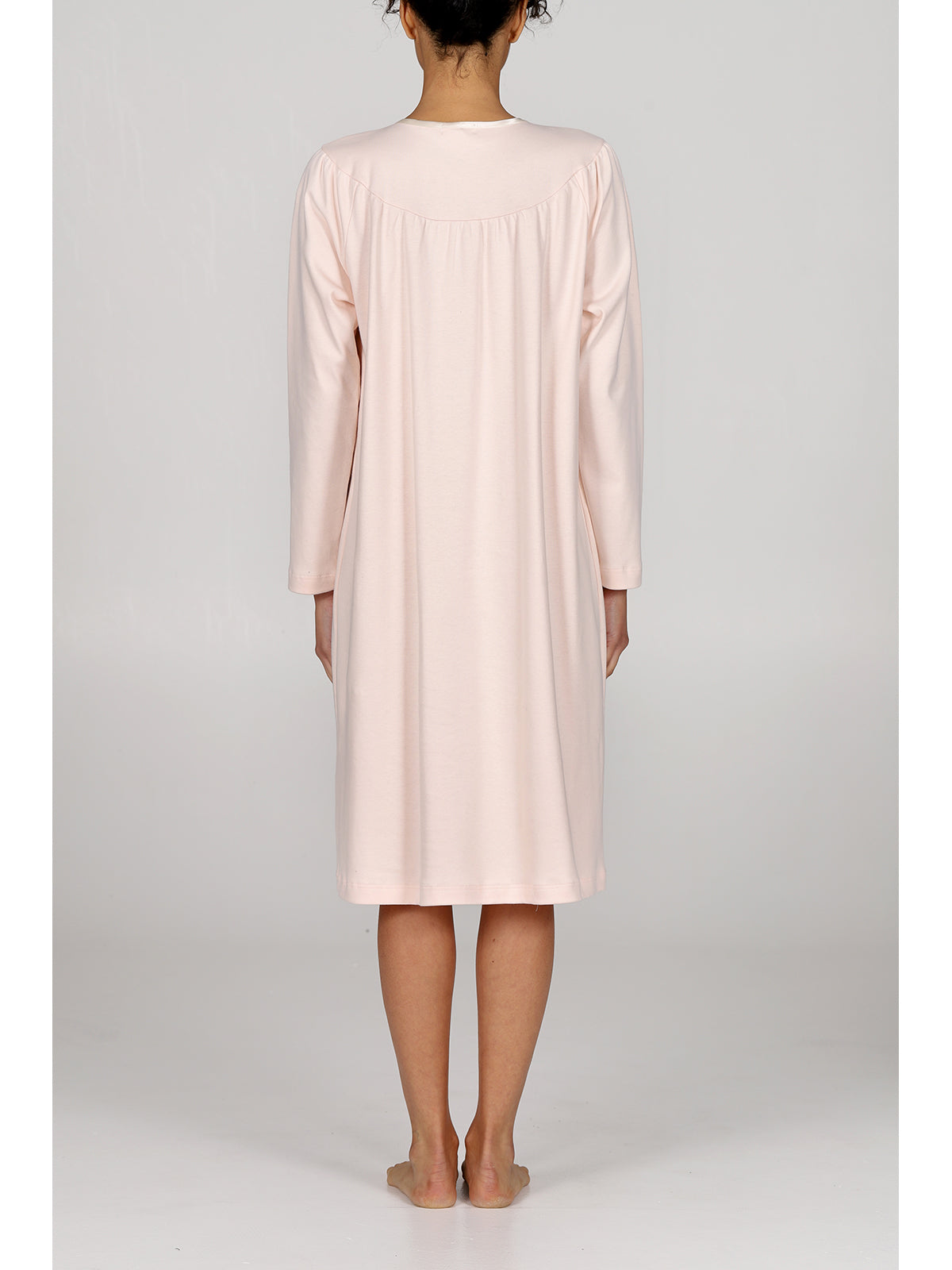 Raffinata camicia da notte con pinces in interlock di puro cotone annrosa Alpina