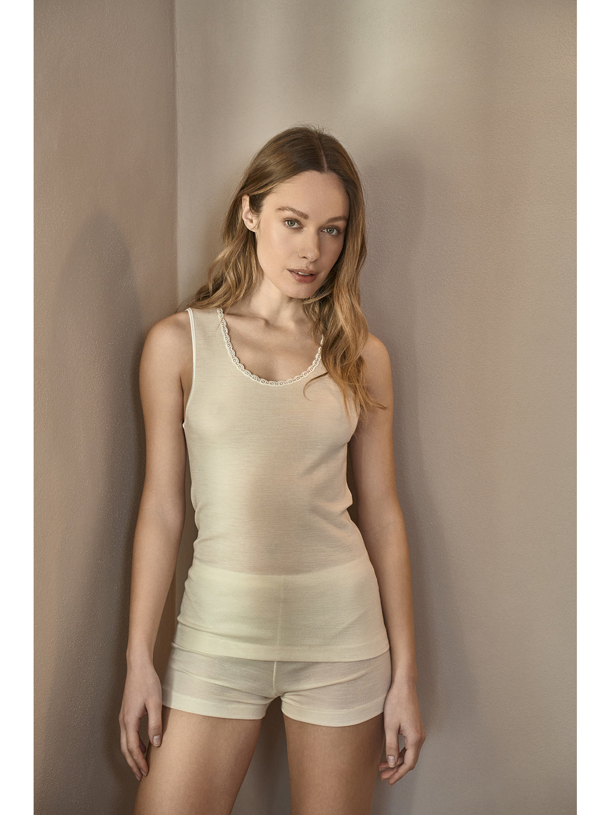 Maglietta spalla larga in calda lana e seta