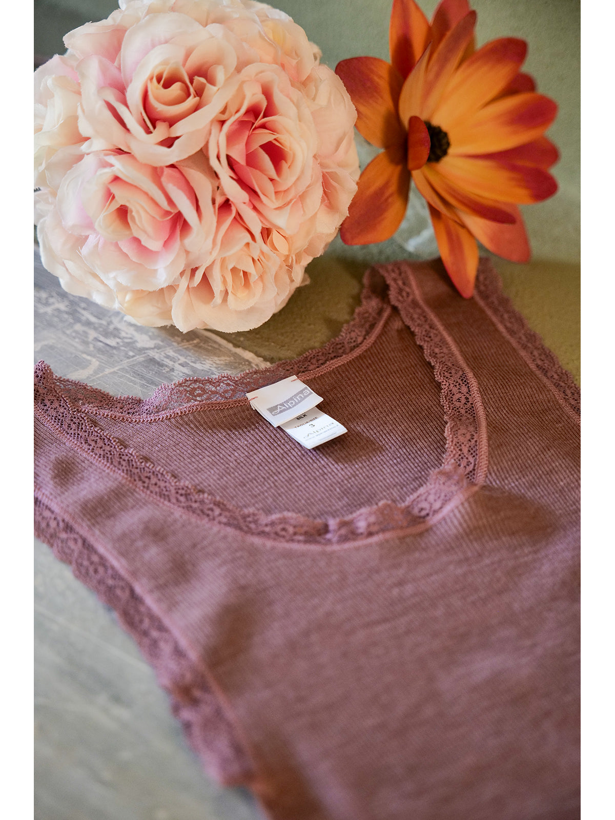 Canotta spallina stretta in pregiata lana e seta