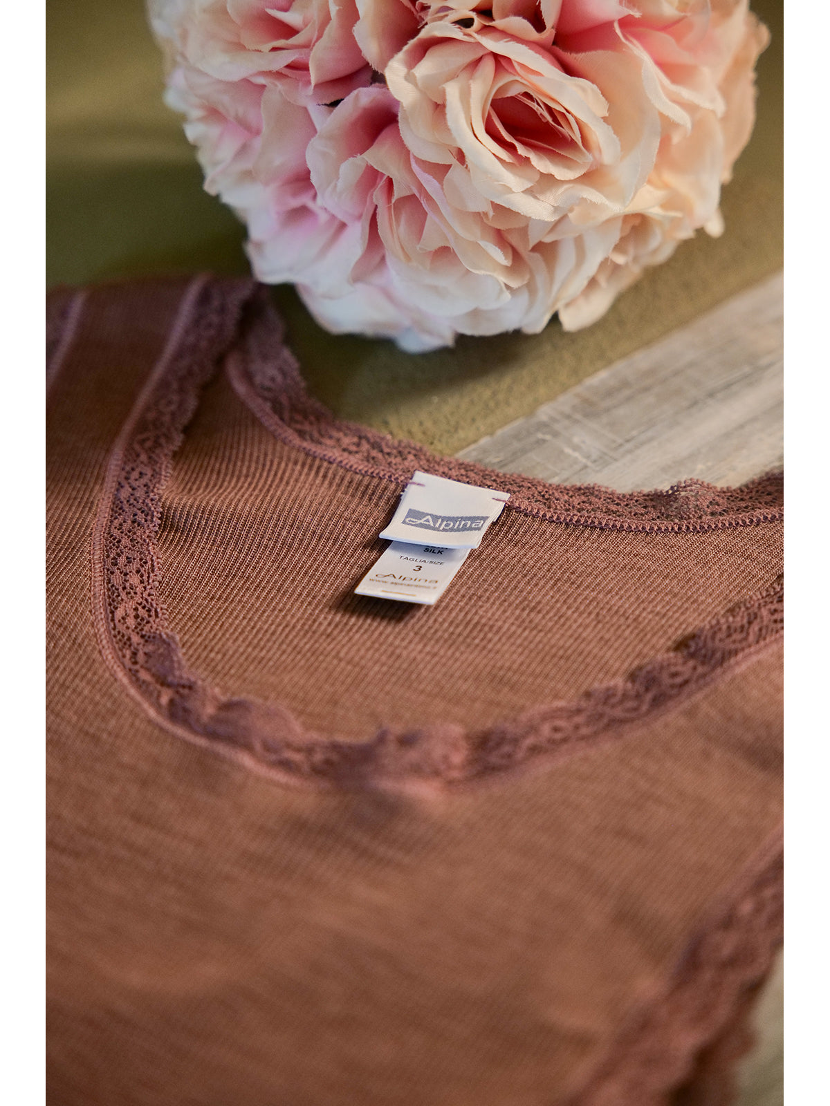 Canotta spallina stretta in pregiata lana e seta