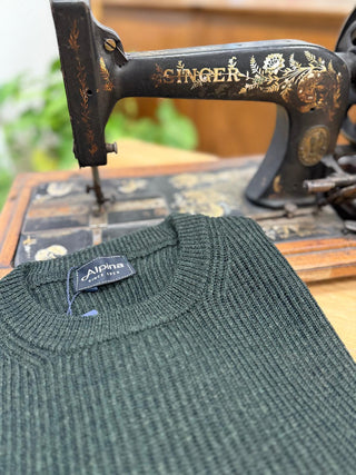 Maglia girocollo in pura lana