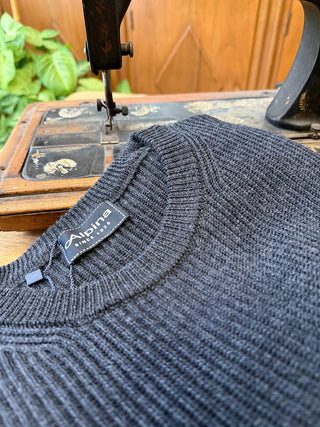 Maglia girocollo in pura lana