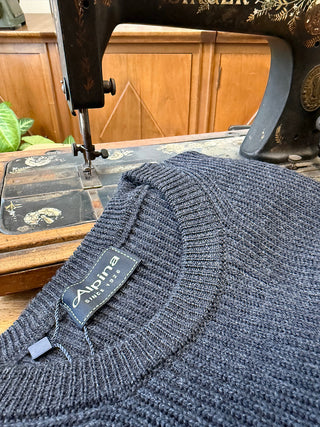 Maglia girocollo in pura lana