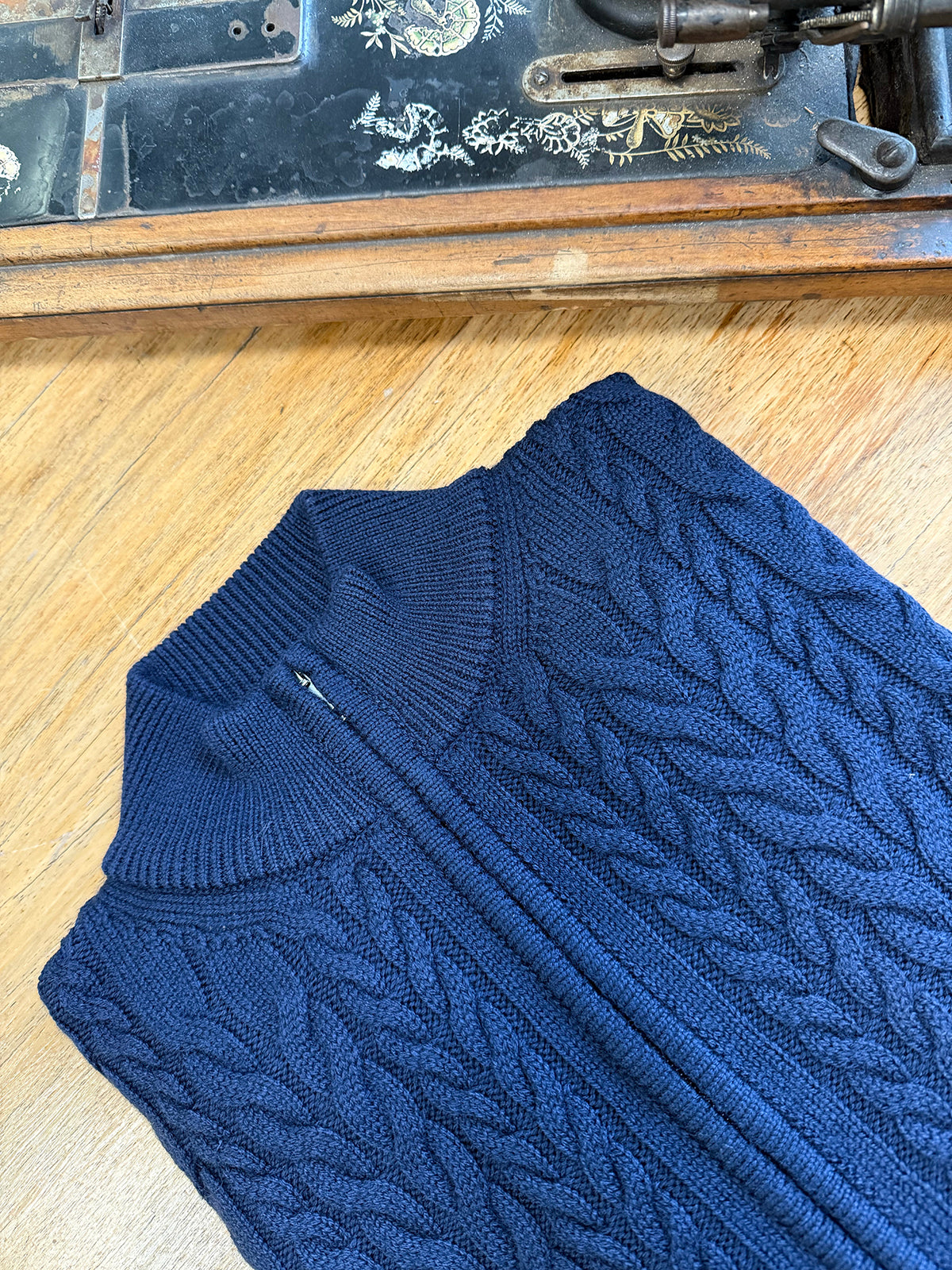 Maglia girocollo in pura lana