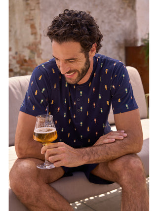 Fresco pigiama corto uomo, con esclusiva stampa birre. Linea Intrecci Alpina incontra KAUSS.