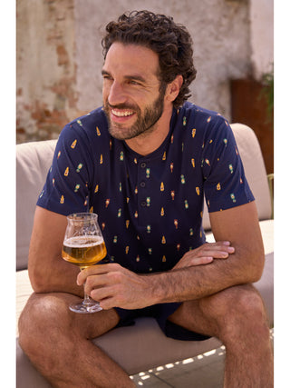 Fresco pigiama corto uomo, con esclusiva stampa birre. Linea Intrecci Alpina incontra KAUSS.