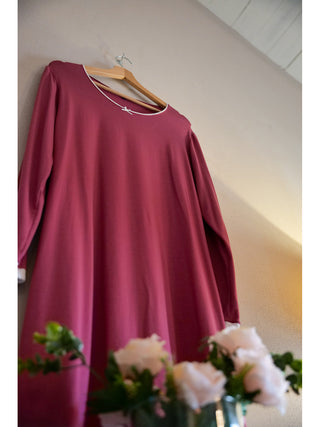 Morbida camicia da notte in tinta unita