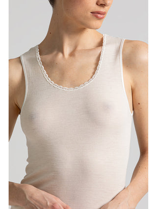 Maglietta spalla larga in calda lana e seta