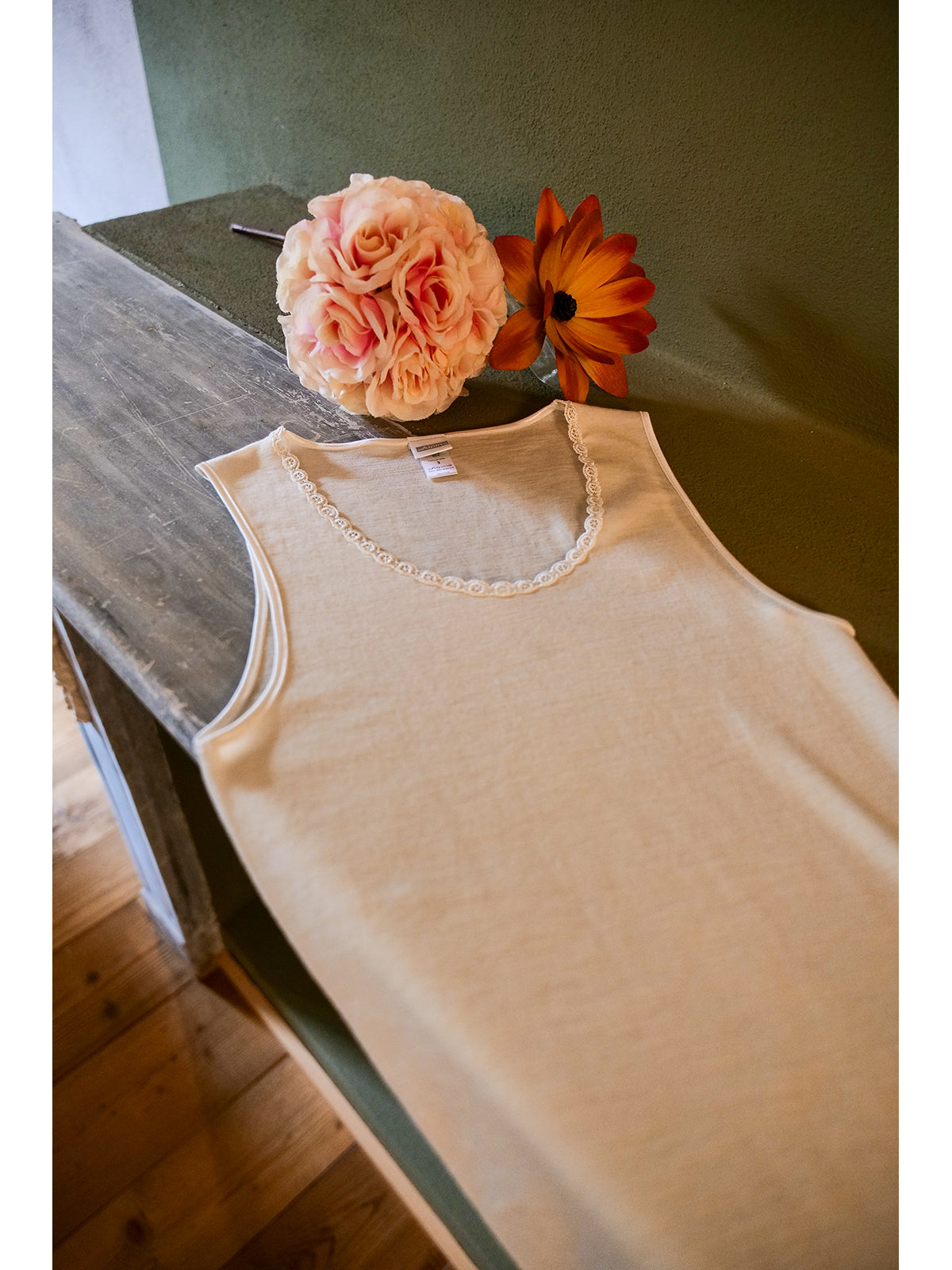 Maglietta spalla larga in calda lana e seta