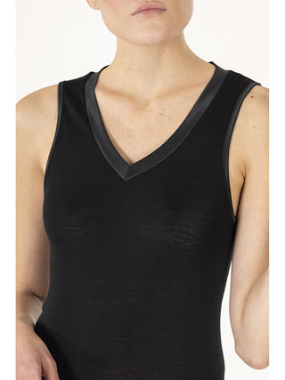 Canotta spallina larga in lana e seta