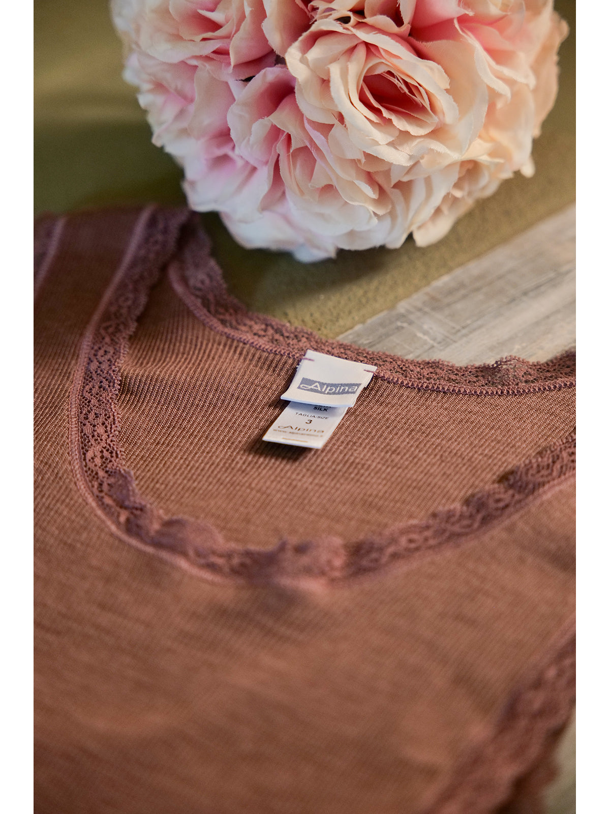 Canotta spallina stretta in pregiata lana e seta