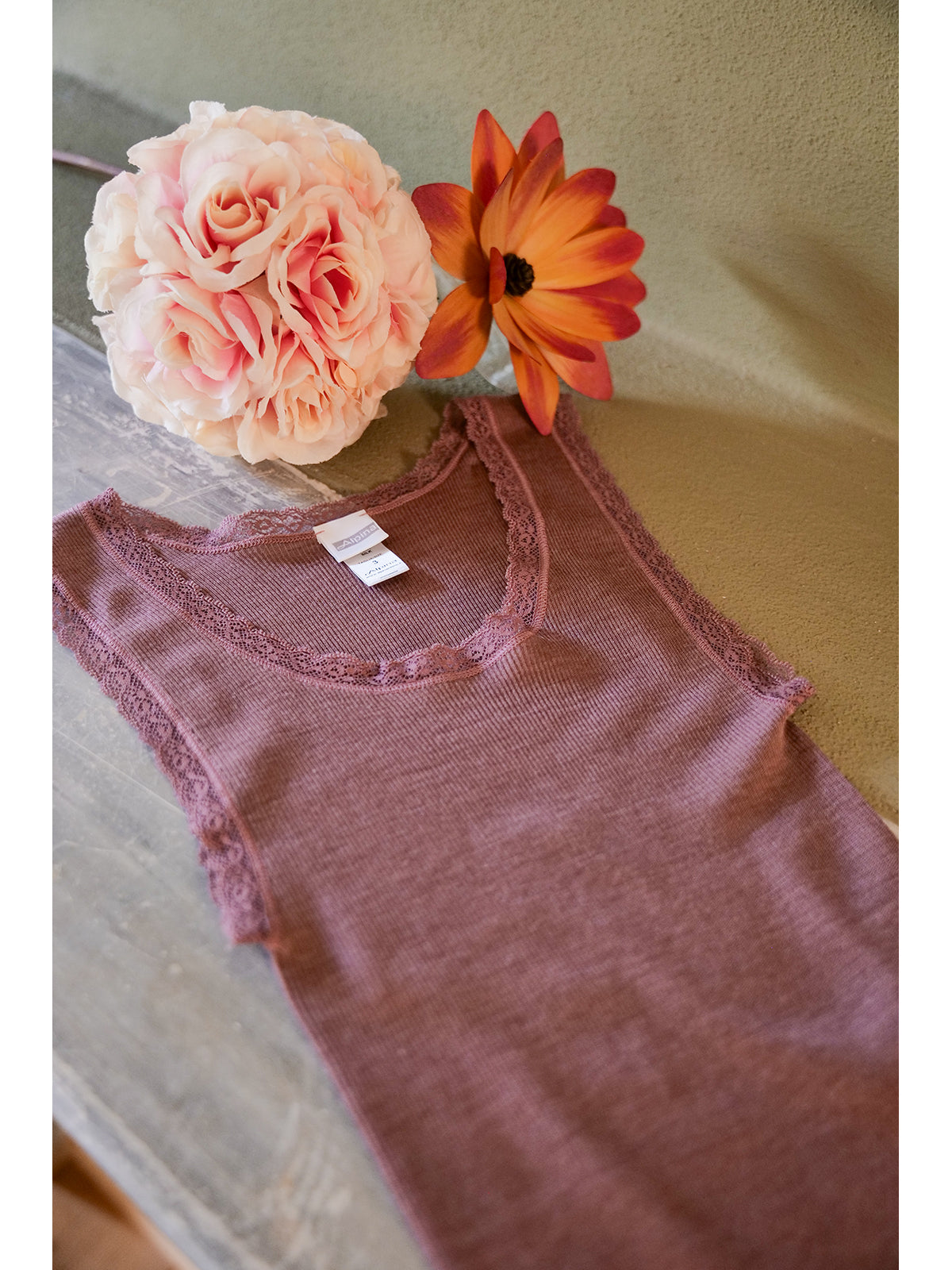 Canotta spallina stretta in pregiata lana e seta