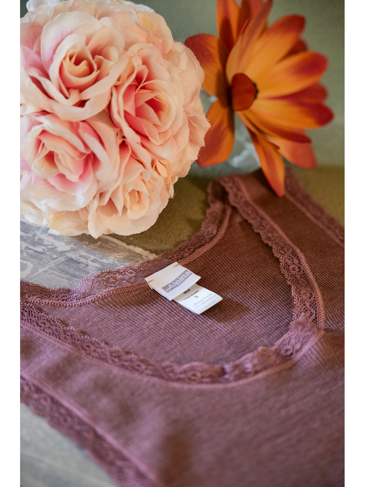 Canotta spallina stretta in pregiata lana e seta