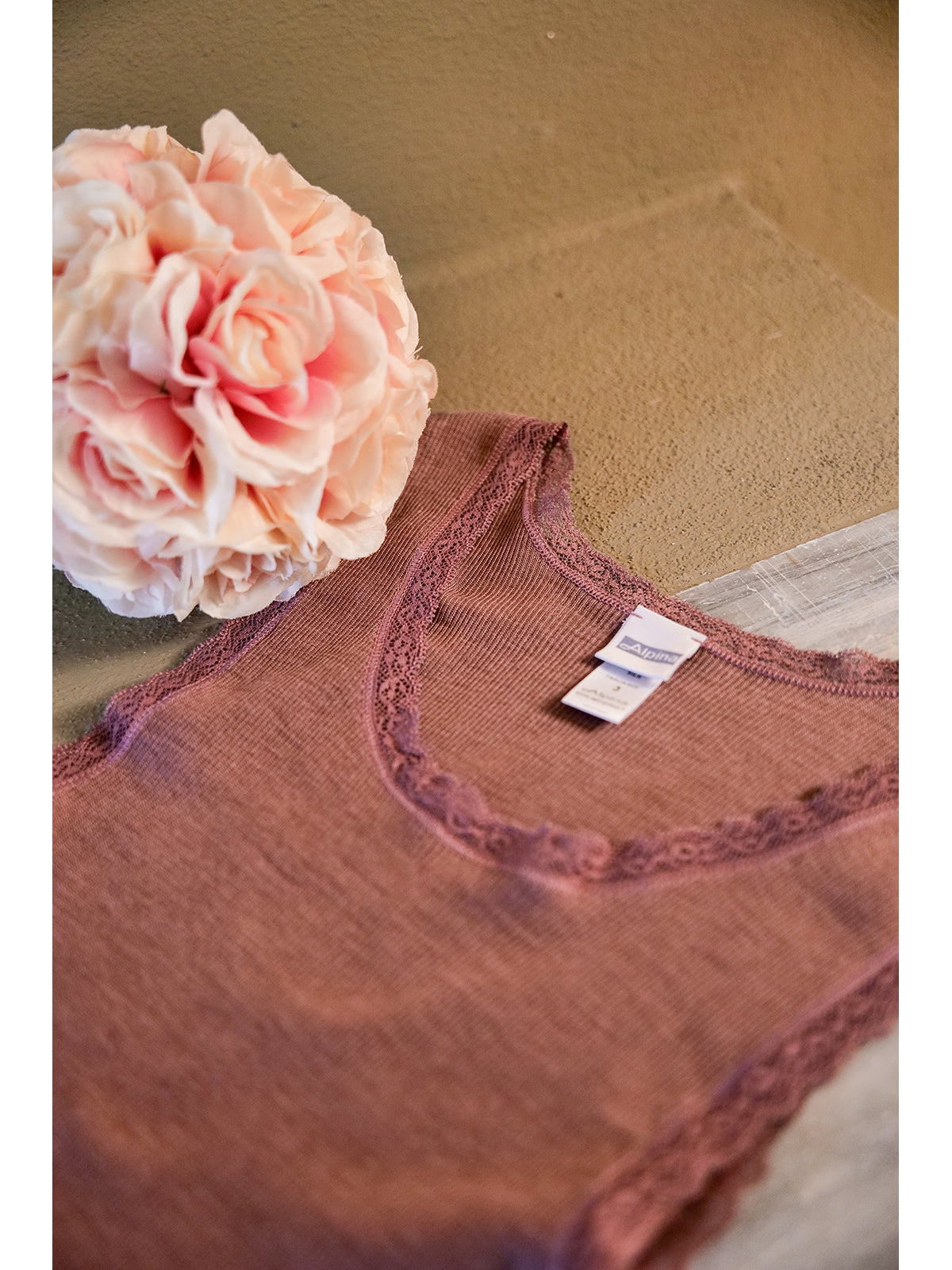 Canotta spallina stretta in pregiata lana e seta