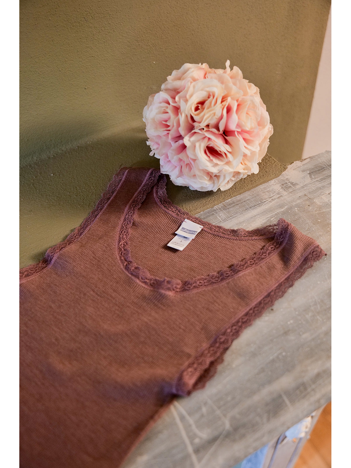 Canotta spallina stretta in pregiata lana e seta