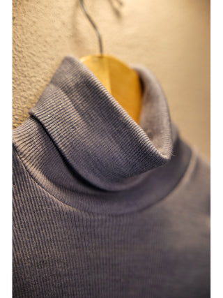 Maglietta dolcevita in lana e seta